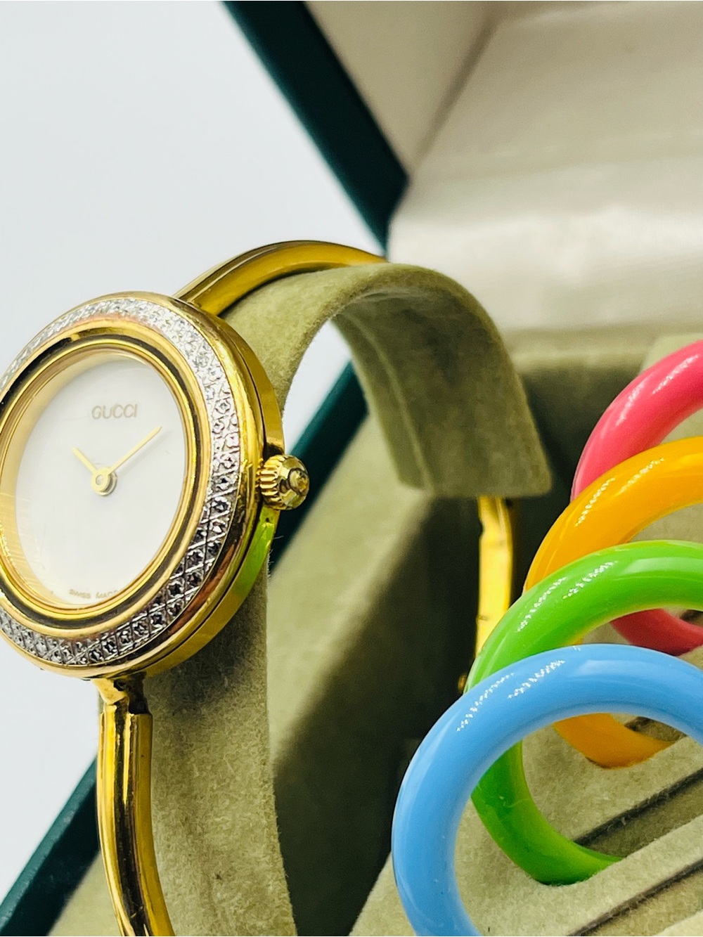 Gucci Gold-tone Ladies Watch with Interchangeable Color Bezels - Picture 7 of 16